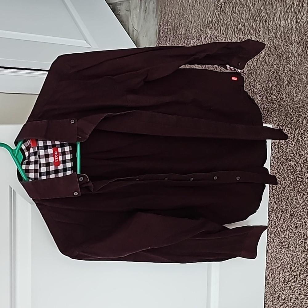 Mens small izod button down